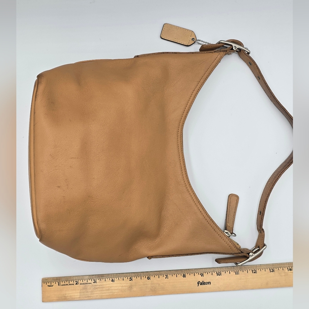 Vintage COACH 9823 Camel Leather Hobo Legacy Shoulder Bag Purse Made USA *flaws* - Picture 5 of 16